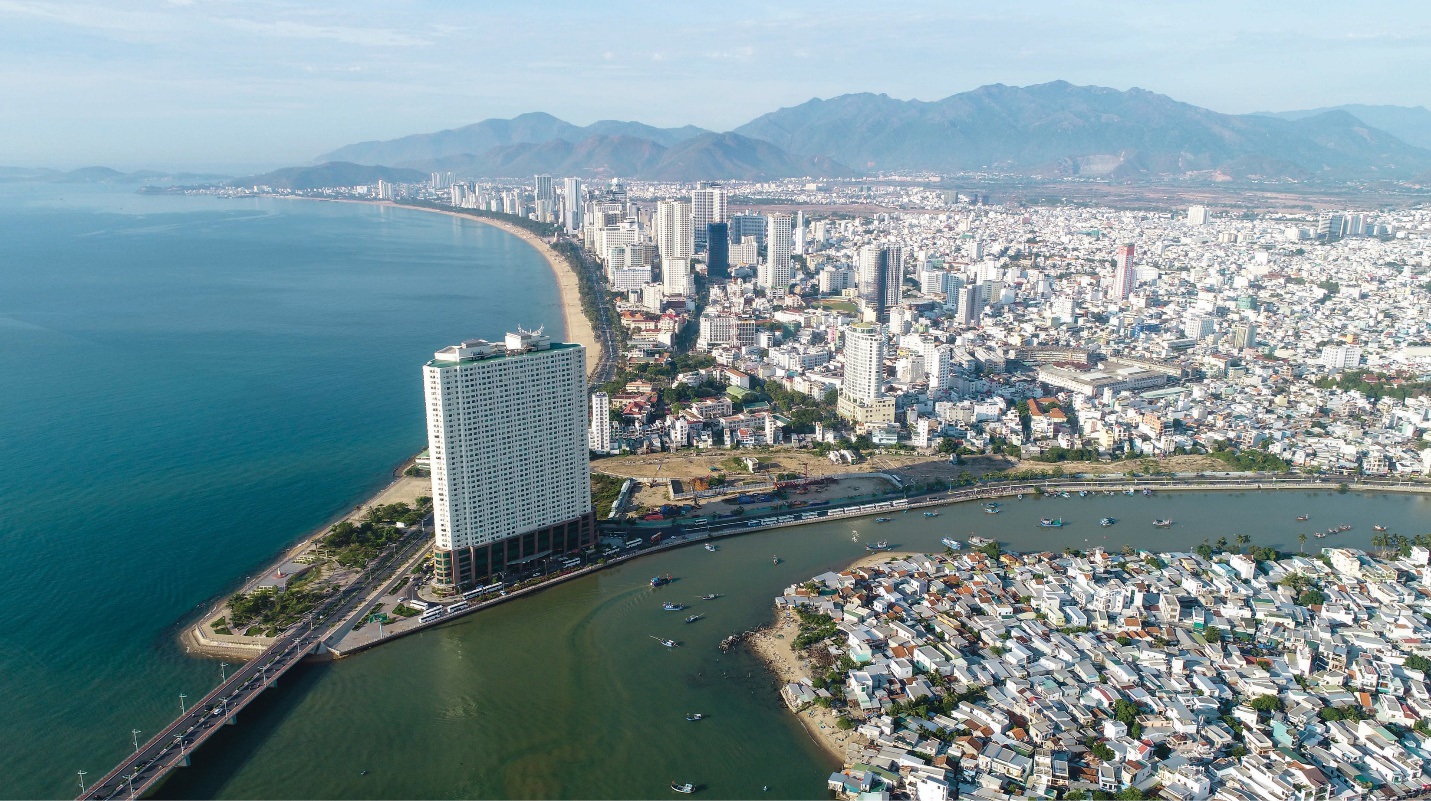 Dự án Welltone Luxury Residence sở hữu quỹ đất hiếm hoi còn sót lại tại giao điểm giữa cung đường du lịch Trần Phú và Xóm Cồn sẽ sớm cung cấp cho thị trường hơn 1.300 sản phẩm căn hộ thương mại.